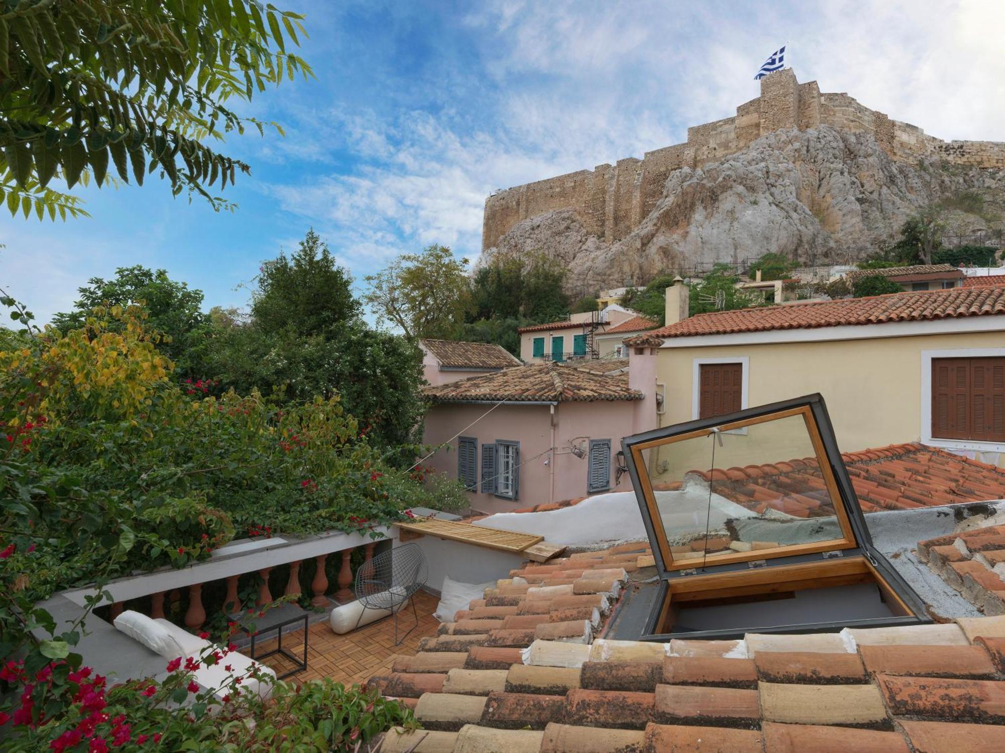 Appartamento Live At The Acropolis Shadow - Under Super Scenic Anafiotika Atene Esterno foto